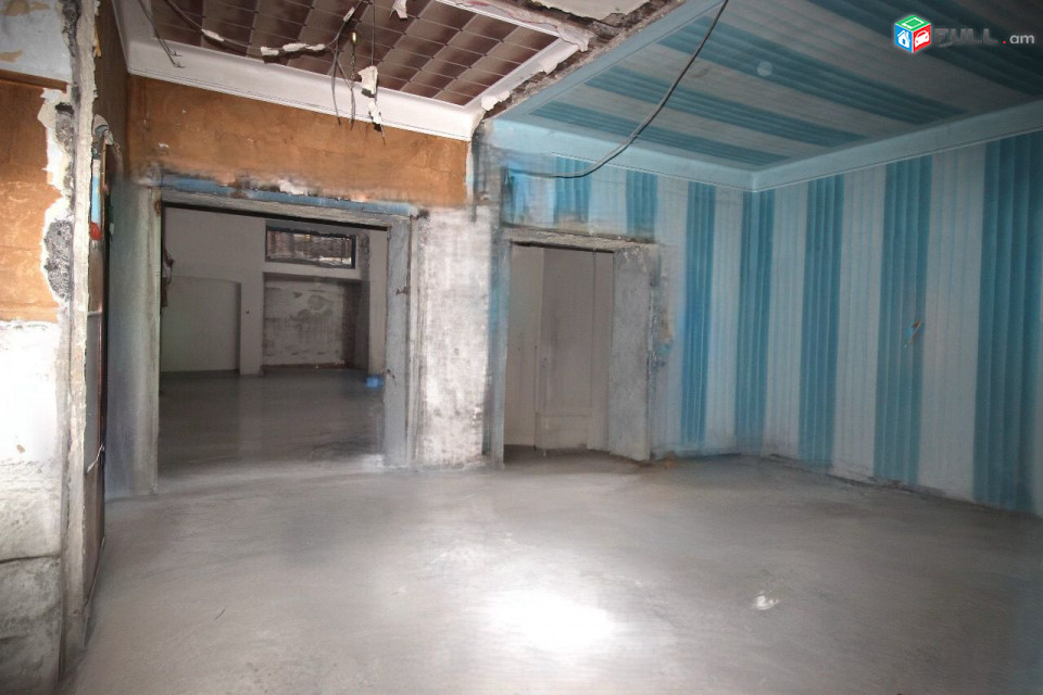 Փոքր Կենտրոնում՝ Աբովյան փողոցում վաճառվում է կոմերցիոն տարածք, For sale, կոդ C1767