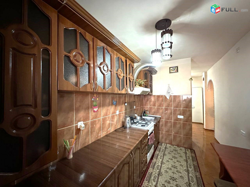 Վաճառվում է 3 սենյականոց բնակարան։ For sale կոդ C1768