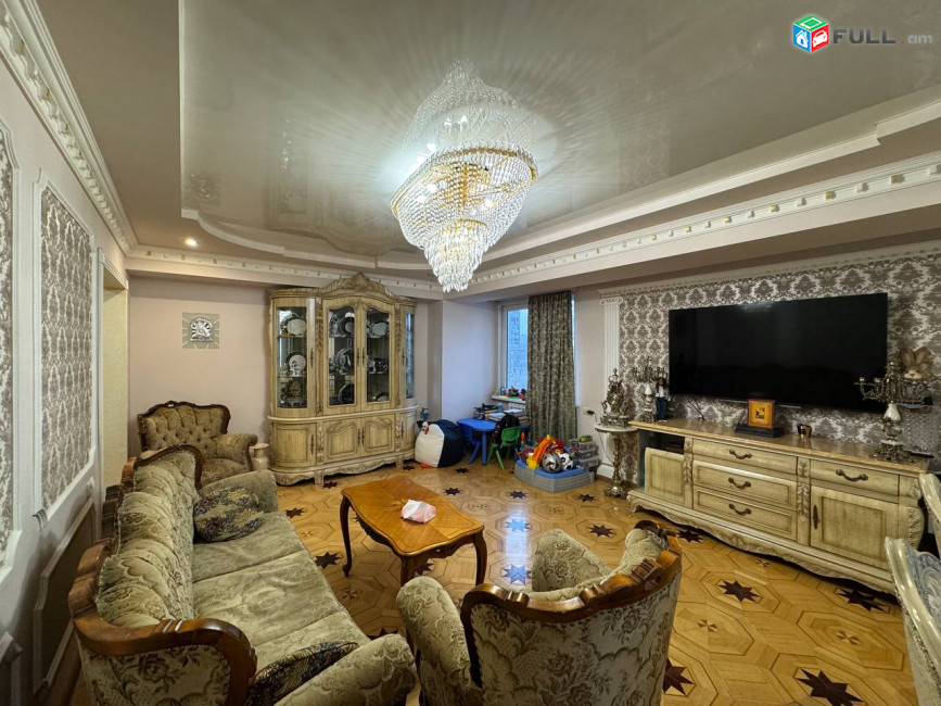 Վաճառվում է 4 սենյականոց, արևկող բնակարան։ For sale կոդ C1775