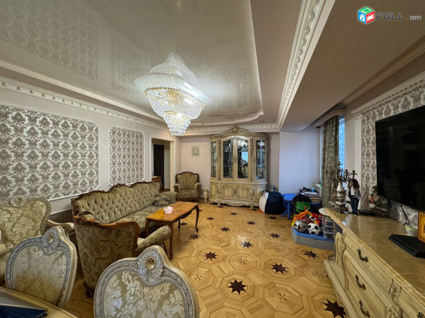 Վաճառվում է 4 սենյականոց, արևկող բնակարան։ For sale կոդ C1775