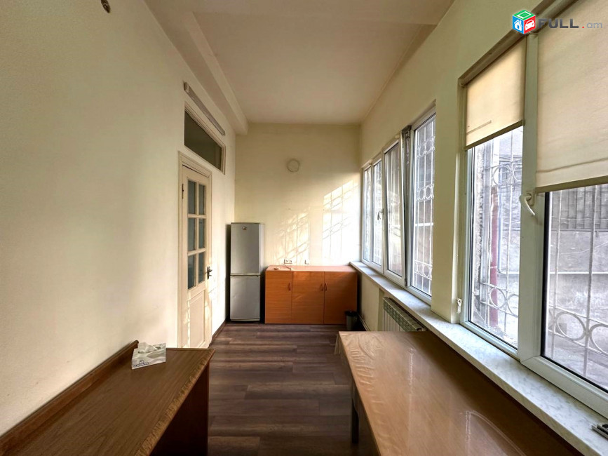Վարձով գրասենյակային տարածք։ For rent կոդ G 2521