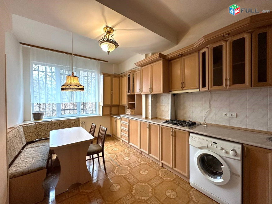 Վարձով 3 սենյականոց բնակարան։ For rent կոդ B1620