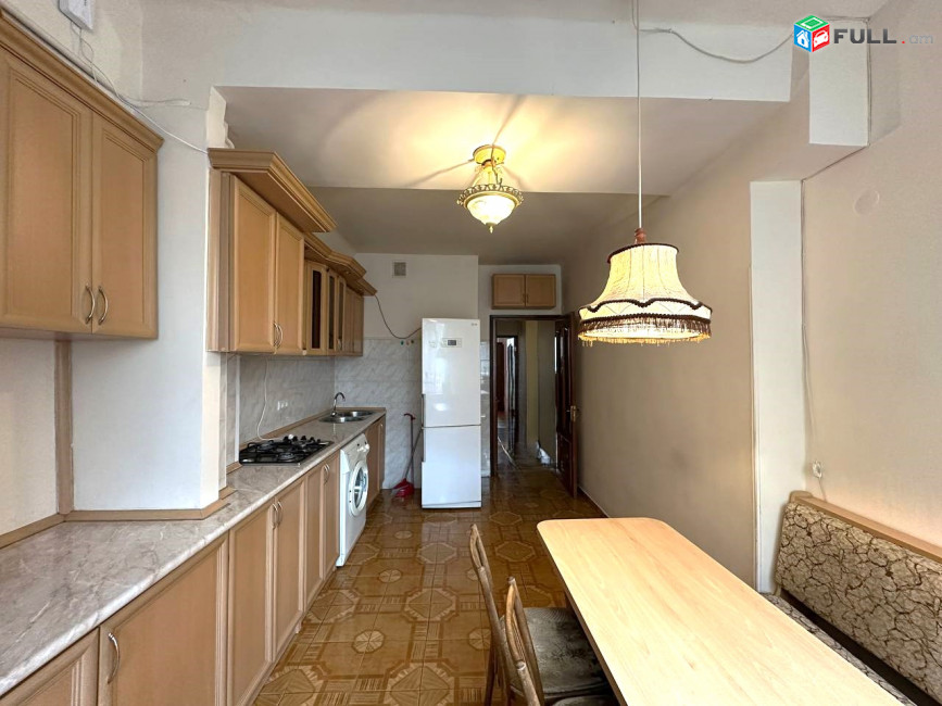 Վարձով 3 սենյականոց բնակարան։ For rent կոդ B1620