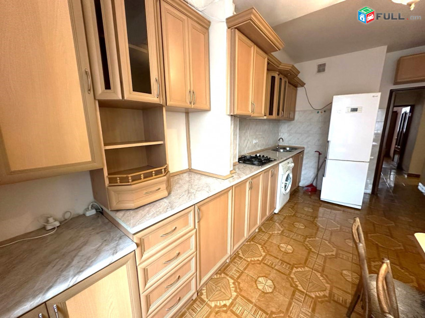 Վարձով 3 սենյականոց բնակարան։ For rent կոդ B1620