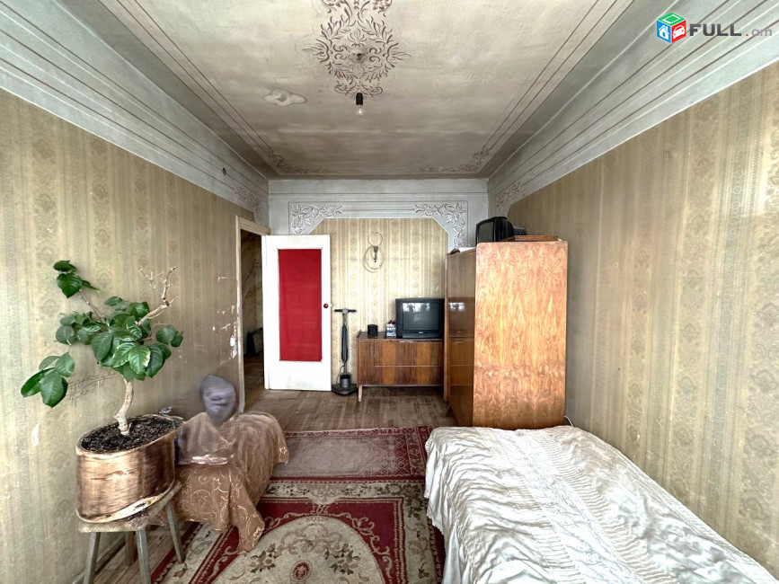 Վաճառվում է 3 սենյականոց բնակարան։ For sale  կոդ C1796