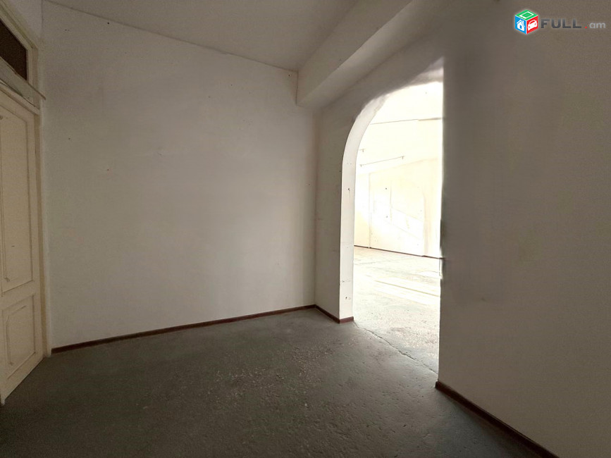 Վարձով է տրվում կոմերցիոն տարածք։ For rent կոդ G2545