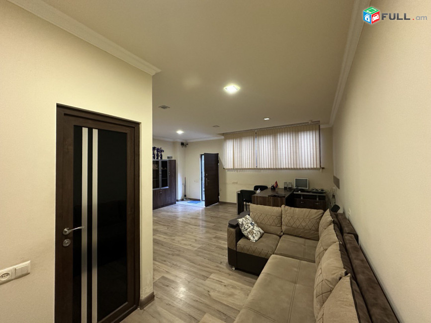 Վաճառվում է 1-ին գիծ կոմերցիոն տարածք։ For sale կոդ C1800