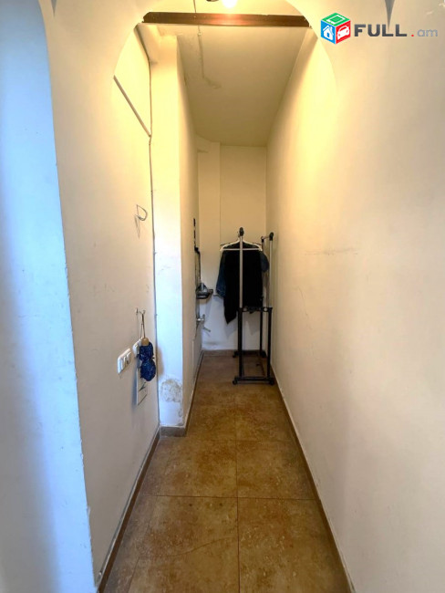 Վարձով 1-ին գիծ կոմերցիոն տարածք։ For rent կոդ G2553