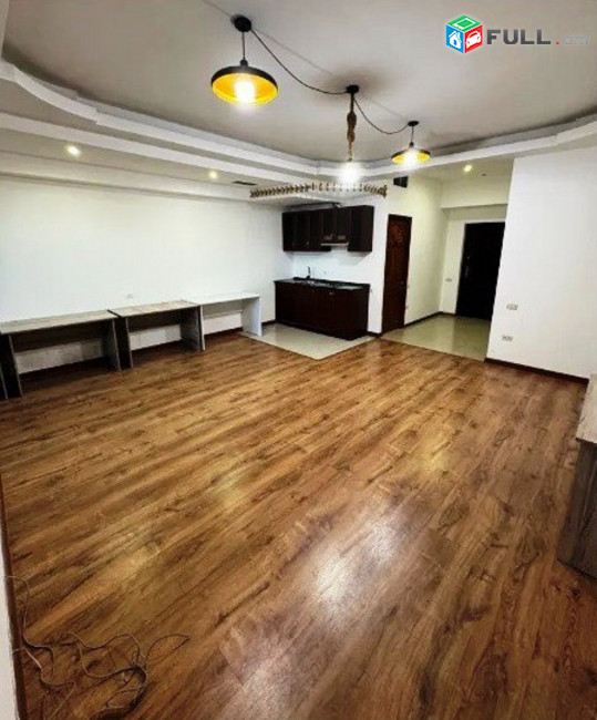 Վարձով 1-ին գիծ կոմերցիոն տարածք։ For rent կոդ G2558