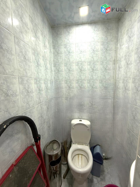 Վարփով 1-ին գիծ կոմերցիոն տարածք։ For rent կոդ G2559