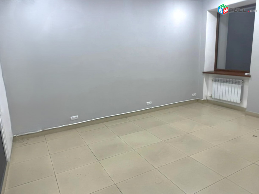 Վարձով 1-ին գիծ կոմերցիոն տարածք։ For rent կոդ G2560