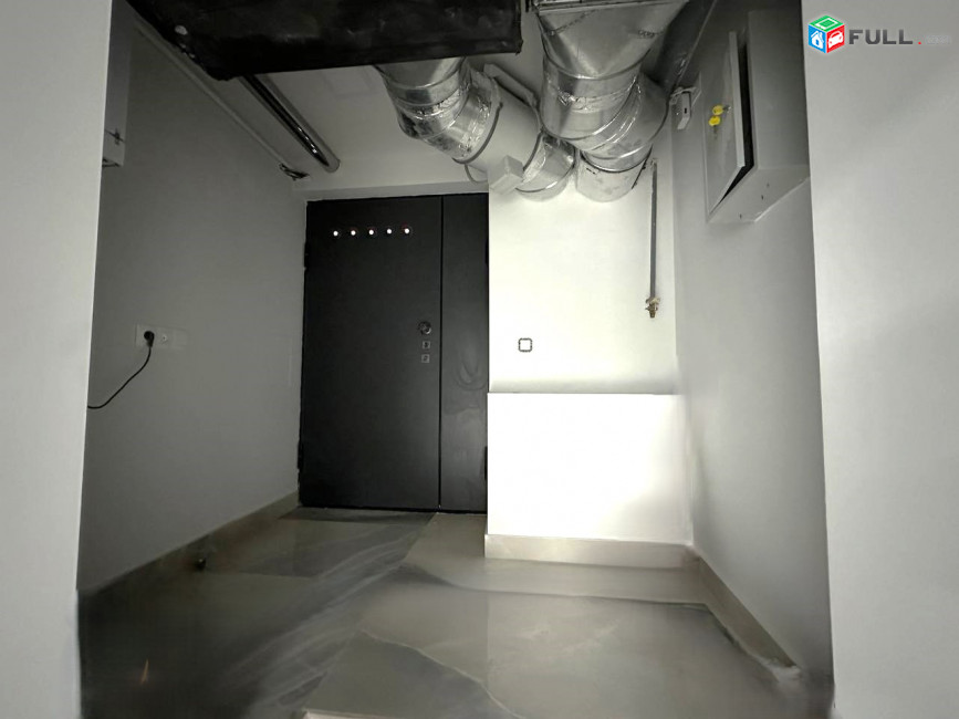 Վարձով 1-ին գիծ կոմերցիոն տարածք։ For rent կոդ G2561