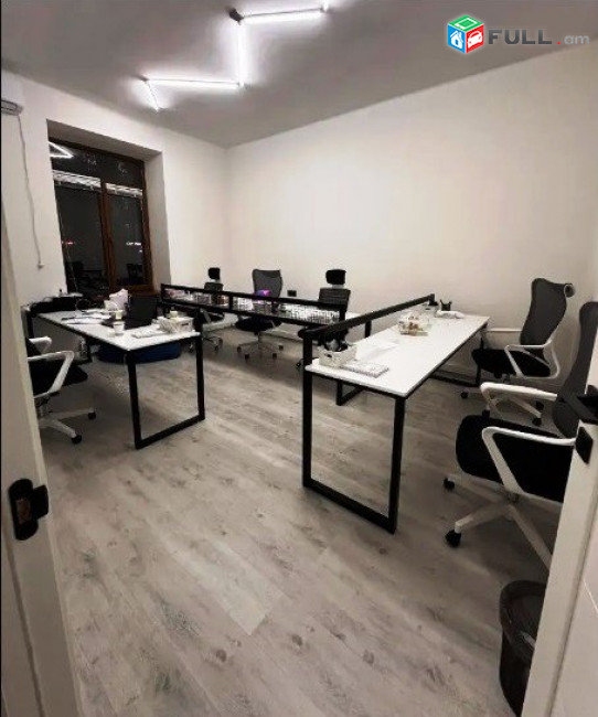 Վարձով 1-ին գիծ կոմերցիոն տարածք։ For rent կոդ G2562
