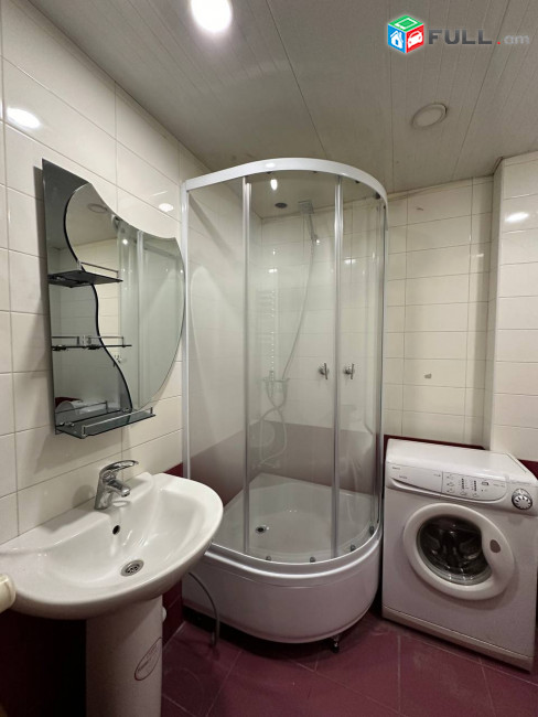 Վարձով 3 սենյականոց բնակարան։ For rent կոդ B1635