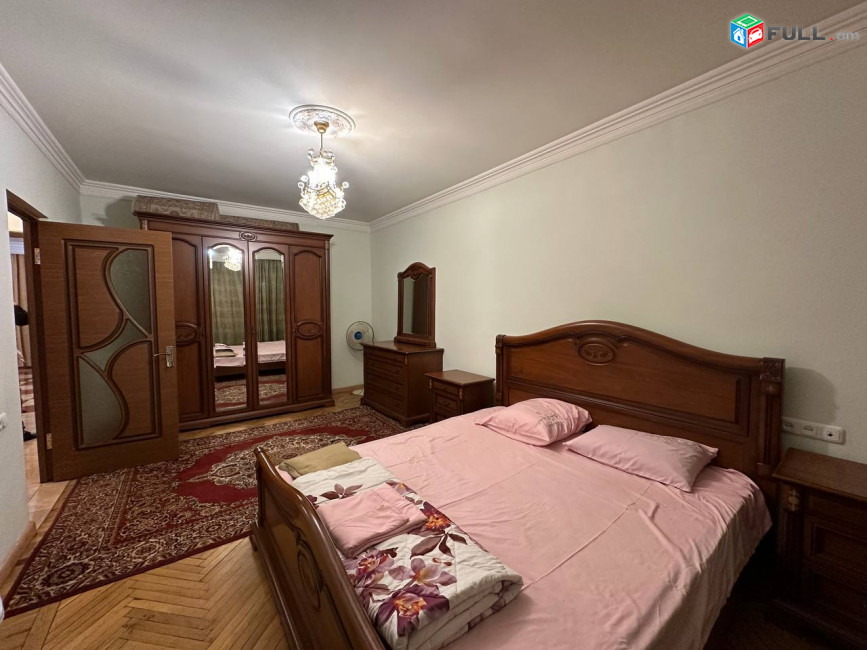 Վարձով 3 սենյականոց բնակարան։ For rent կոդ B1635