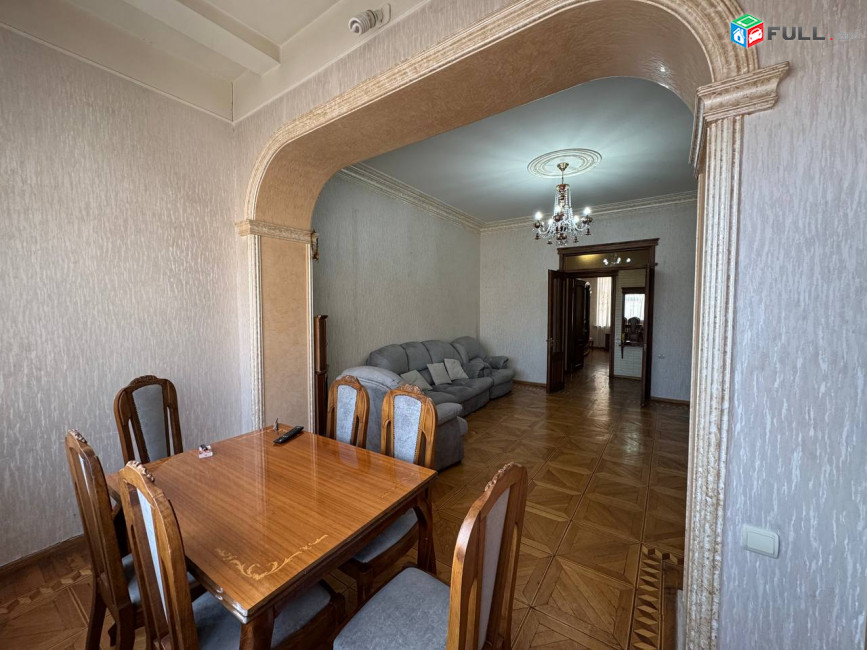 Վարձով 3 սենյականոց բնակարան։ For rent կոդ B1636