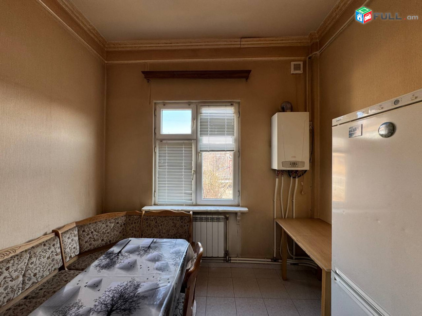 Վարձով 3 սենյականոց բնակարան։ For rent կոդ B1636