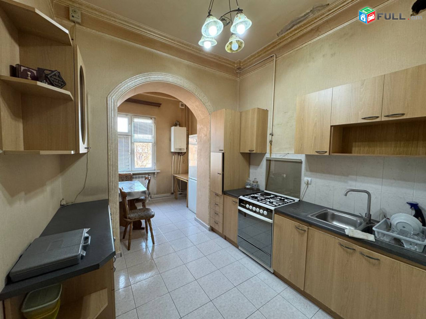 Վարձով 3 սենյականոց բնակարան։ For rent կոդ B1636
