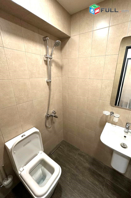 Վարձով 1-ին գիծ կոմերցիոն տարածք։ For rent կոդ G2268