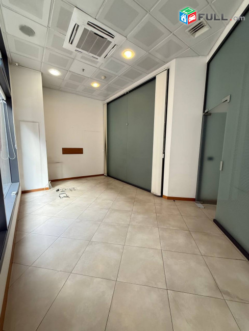 Վարձով 1-ին գիծ կոմերցիոն տարածք։ For rent կոդ G2590