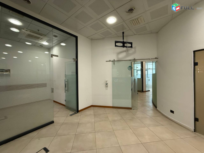 Վարձով 1-ին գիծ կոմերցիոն տարածք։ For rent կոդ G2590
