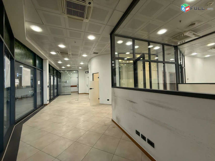 Վարձով 1-ին գիծ կոմերցիոն տարածք։ For rent կոդ G2590