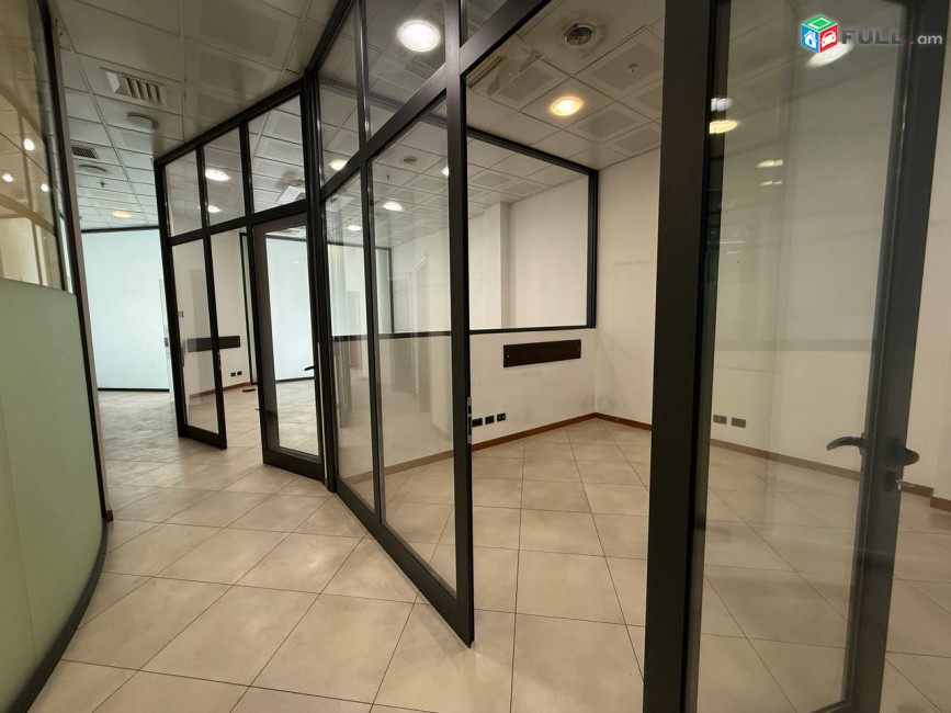 Վարձով 1-ին գիծ կոմերցիոն տարածք։ For rent կոդ G2590