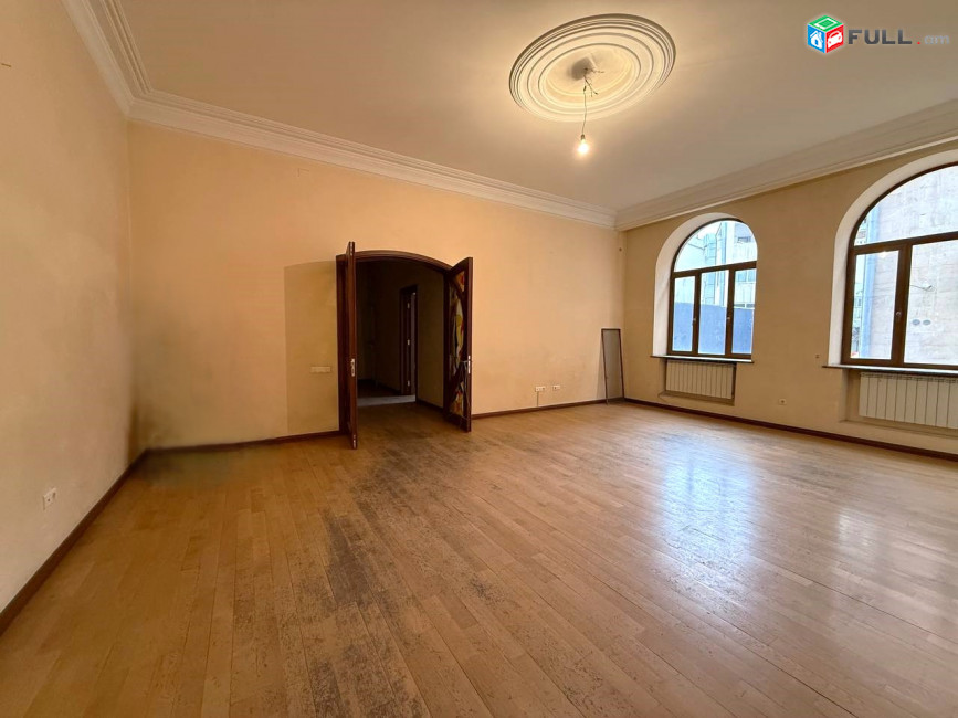 Վարձով 1-ին գիծ կոմերցիոն տարածք։For rent կոդ G2591