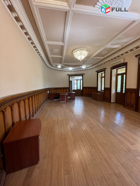 Վարձով 1-ին գիծ կոմերցիոն տարածք։For rent կոդ G2592