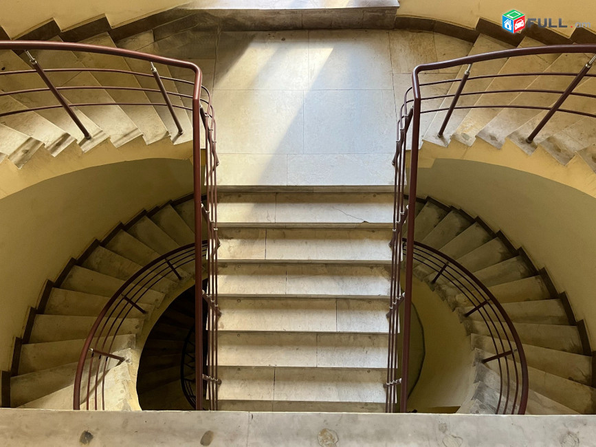 Վարձով 1-ին գիծ կոմերցիոն տարածք։For rent կոդ G2592