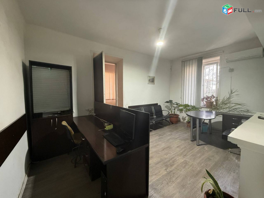 Վարձով է տրվում1-ին գիծ կոմերցիոն տարածք։ For rent կոդ G2606
