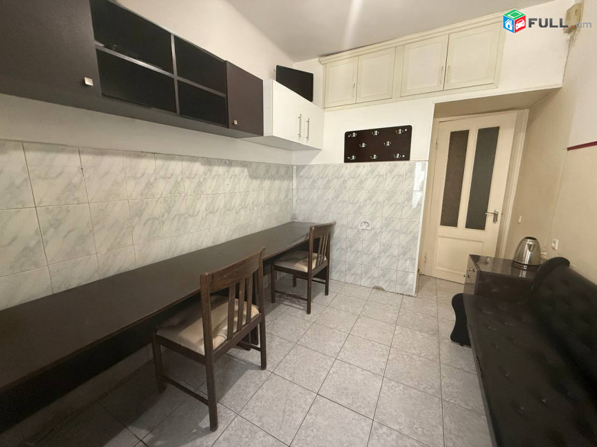 Վարձով է տրվում1-ին գիծ կոմերցիոն տարածք։ For rent կոդ G2606