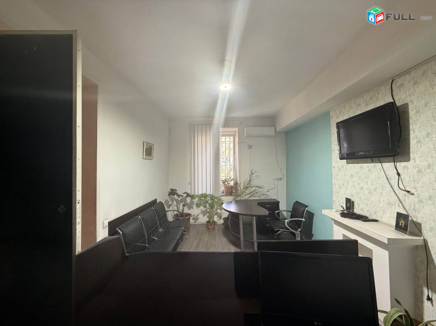 Վարձով է տրվում1-ին գիծ կոմերցիոն տարածք։ For rent կոդ G2606
