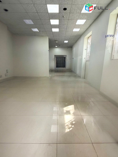 Վաճառվում է 1-ին գիծ կոմերցիոն տարածք։ For sale կոդ C1828