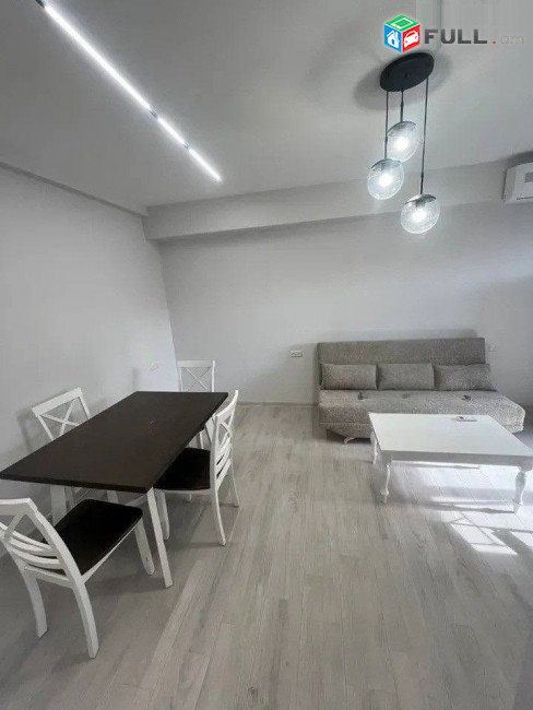 վաճառվում է արևկող, լուսավոր բնակարան։ For sale կոդ C1835