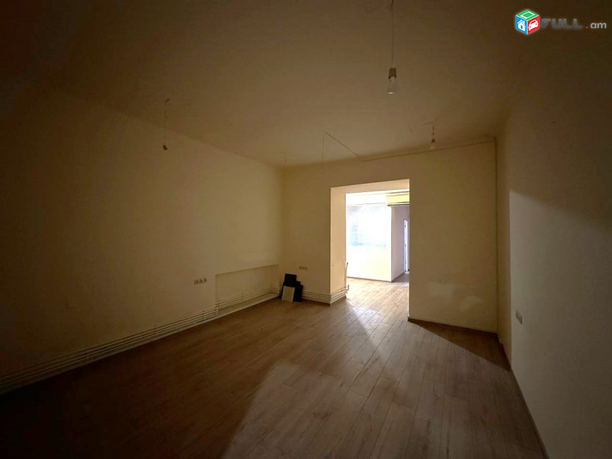Վաճառվում է 1-ին գիծ կոմերցիոն տարածք։ For sale կոդ C1836