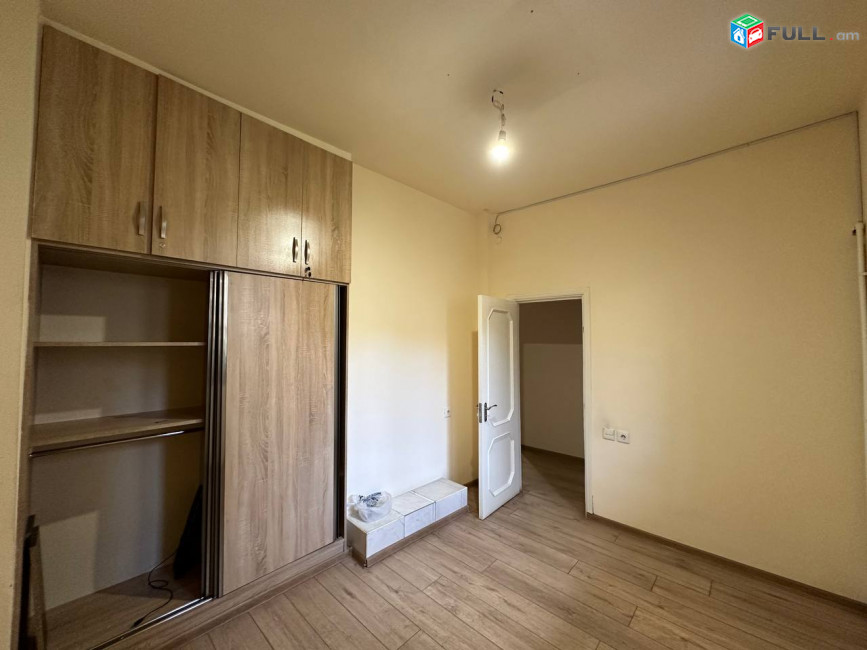 Վաճառվում է 1-ին գիծ կոմերցիոն տարածք։ For sale կոդ C1836