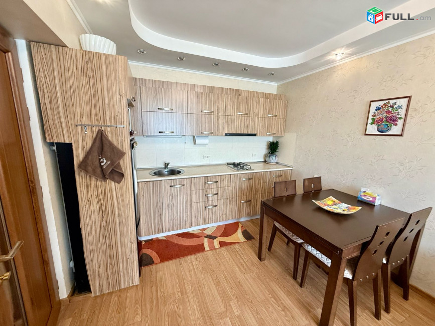 Վարձով է տրվում 2 սենյականոց բնակարան։ For rent կոդ B1640