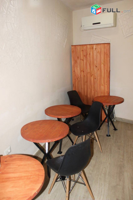  Վարձով է տրվում 1-ին գիծ կոմերցիոն տարածք։ For rent կոդ G1298