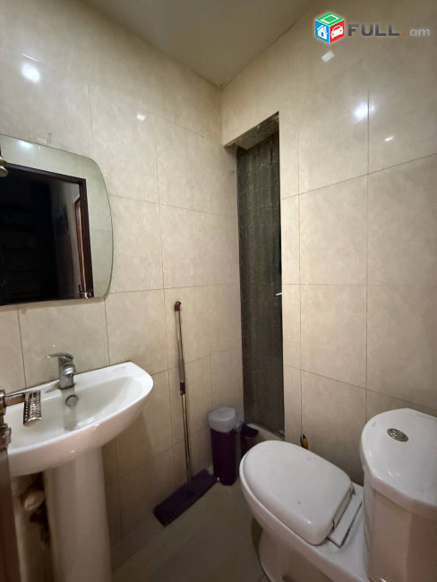 Վարձով է տրվում 1-ին գիծ կոմերցիոն տարածք։ For rent կոդ G1052