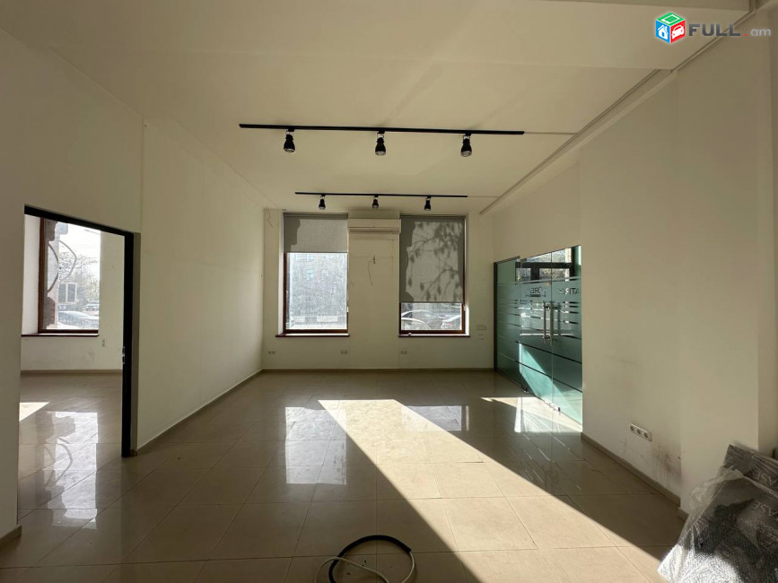  Վարձով է տրվում 1-ին գիծ կոմերցիոն տարածք։ For rent կոդ G2615