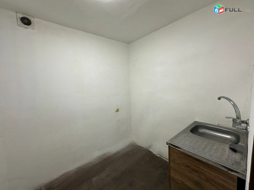  Վարձով է տրվում 1-ին գիծ կոմերցիոն տարածք։ For rent կոդ G2617