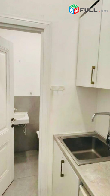  Վարձով է տրվում 1-ին գիծ կոմերցիոն տարածք։ For rent կոդ G2618