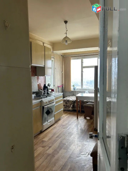 վաճառվում է 3 սենյականոց բնակարան։ For sale կոդ C1846
