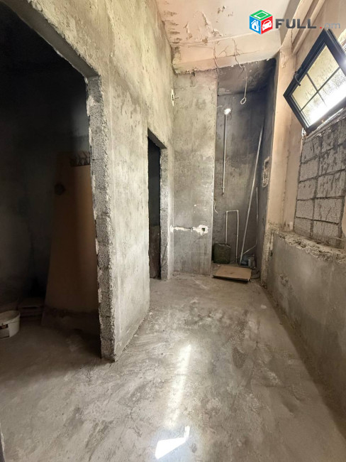  Վարձով է տրվում 1-ին գիծ կոմերցիոն տարածք։ For rent կոդ G2619