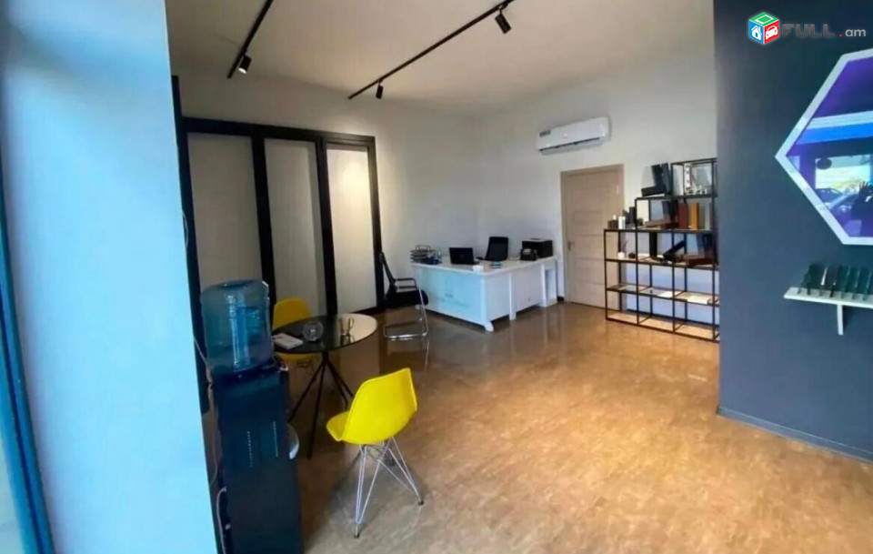 Վարձով է տրվում 1-ին գիծ կոմերցիոն տարածք։ For rent կոդ G2624