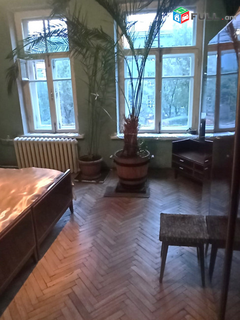 վաճառվում է 2 սենյականոց բնակարան։ For sale կոդ C1849