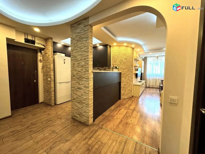 վաճառվում է 3 սենյականոց բնակարան։ For sale կոդ C1850