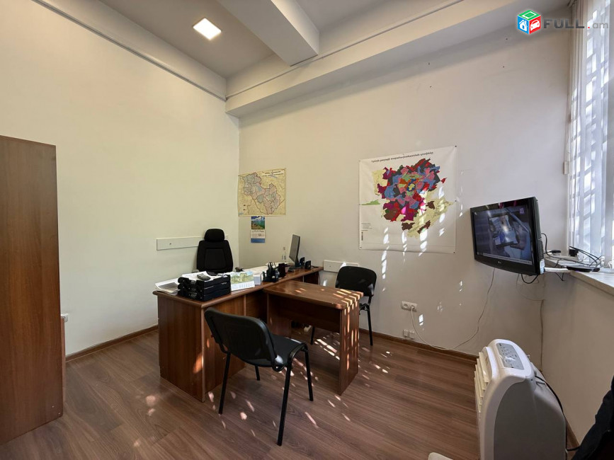 Կենտրոնում ՝ *Հանրապետության Հրապարակի հարևանությամբ, վարձակալության է տրվում 1-ին գիծ կոմերցիոն տարածք, For Rent, կոդ G2633