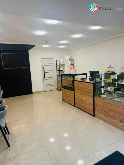 Վարձով է տրվում 1-ին գիծ կոմերցիոն տարածք։ For rent կոդ G2638
